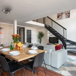Апартаменты Spacious Near Karlin Square, Прага